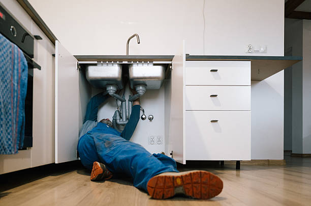 Professional Emergency Plumber technician working in King, WI